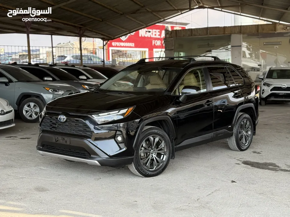 تويوتا راف فور ((2023)) XLE بريميوم، بطارية ليثيوم، فحص كامل، فل كامل، فورويل، حره، بسعر مميز..