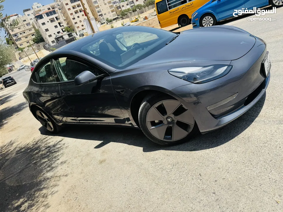 تيسلا مودل 3 للبيع