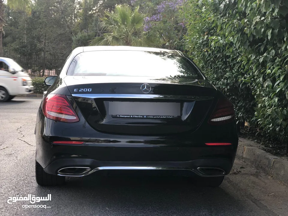 مرسيدس افنجارد بنوراما  E200 2017 بنزين  للبيع