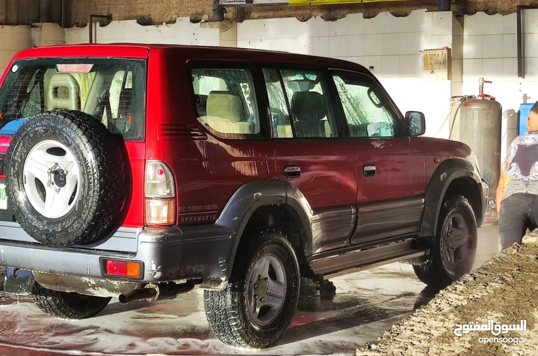 تويوتا برادو موديل 2000 بحالة ممتازة