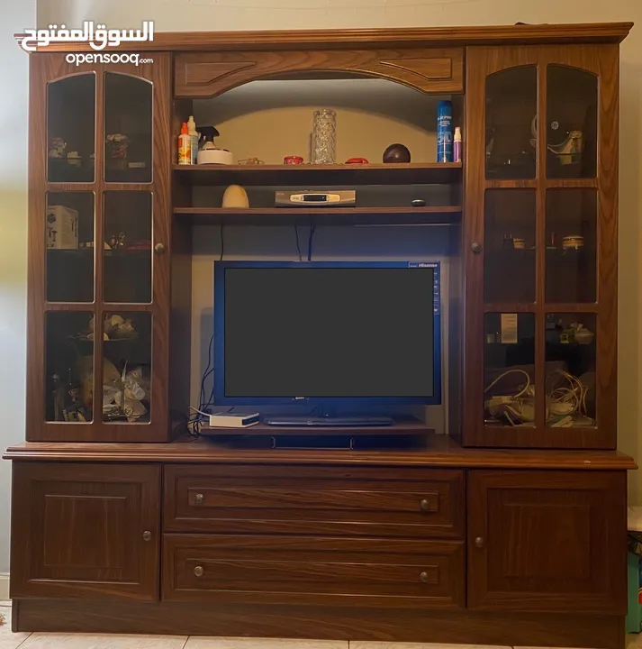 مكتبة تلفزيون من مفكو حلوان — خشب طبيعي متين