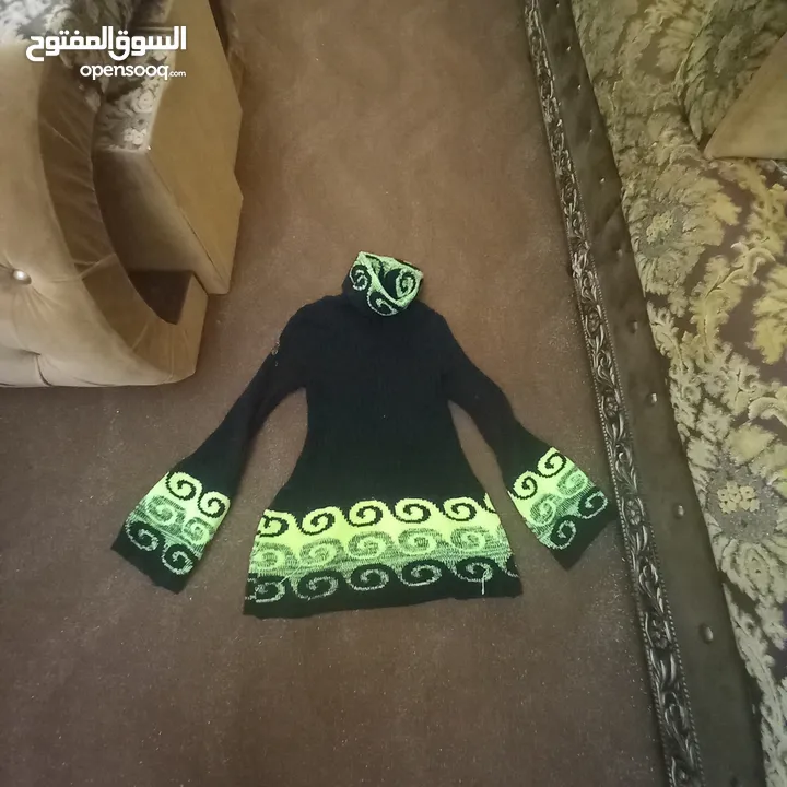 ملابس للبيع بسعر حررررق بحال الوكاله يتوفر  بلاطين جينز ،،،فساتين  شيفون ،، بلايز  مقاس 40,,,,42