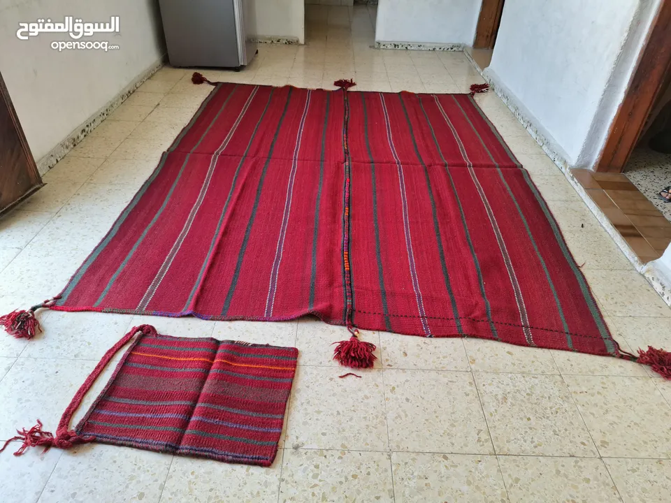 حجرة نول نسيج  مع كنف للخبز .