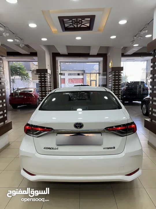 تويوتا كورولا 2022 محرك 1800 كهرباء وبنزين  بقوة 170 حصان عداد 50000 سياره مميزه واقتصاديه جدا