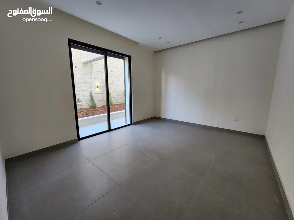 شقة طابقية فاخرة للبيع في عبدون  ref : 14383