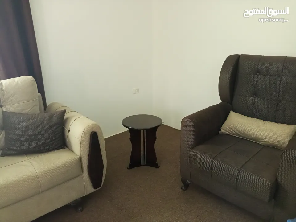 غرفة ضيوف و كنب وكورنر الموقع سما الروسان