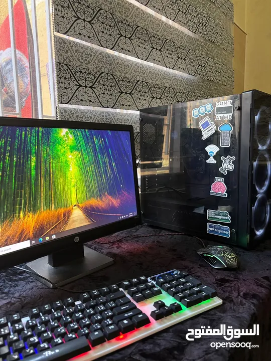 Pc gaming للبيع مع كلشي