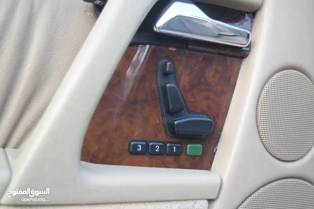 Mercedes SL320 1995 بحالة الوكالة