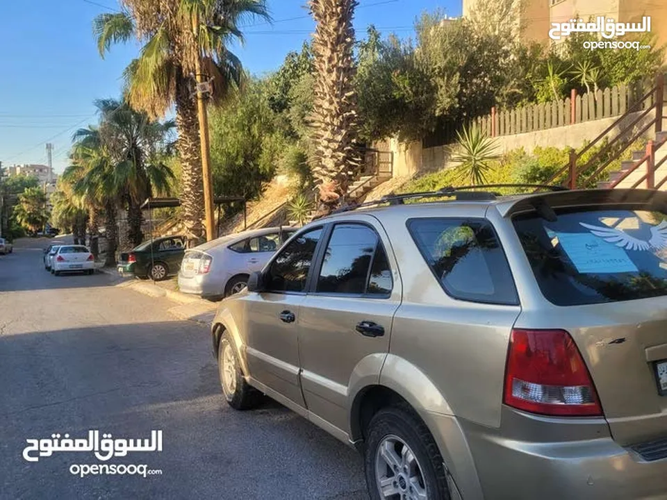 كيا سيرينتو جيب.بحالة ممتازة مش ناقصها شيء.كاش او اقساط