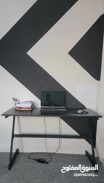 مكتب جيمنج مزود ب اضاءة RGB ملونه مع ريموت تحكم  شامل التوصيل فقط