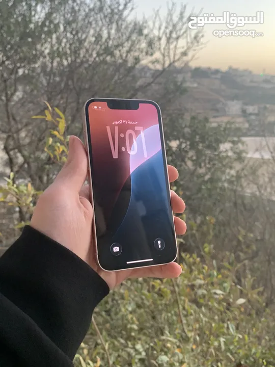 ايفون 13 ميني 128 جيجا مغير بطارية ومغير مجموعة اللوحة المنطقية اصلية يوجد خدوش بسيطة بطارية 91٪