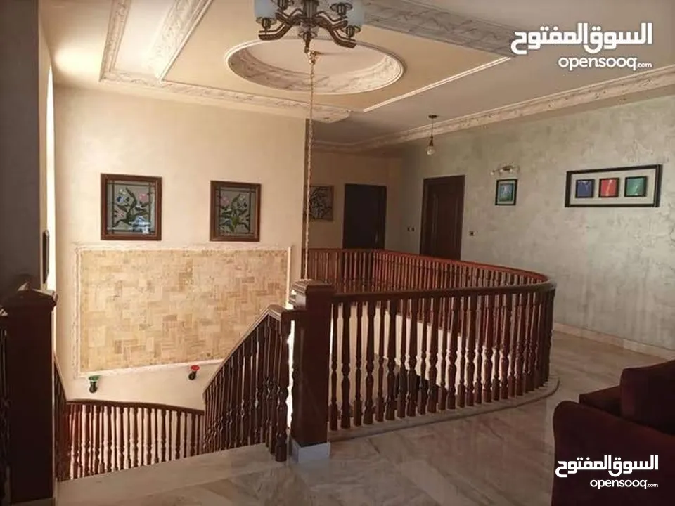 الظهير فيلا مستقله فخمه جدا فن معماري عاليه ومطله اجمل موقع مكون من اكثر من سكنه