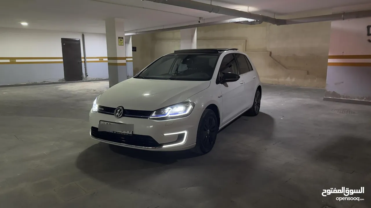 E GOLF 2019 50k km  اي جولف 2019 ممشى 50 الف كيلو فقط  السياره بحاله ممتازه و لا تحتاج شيئ