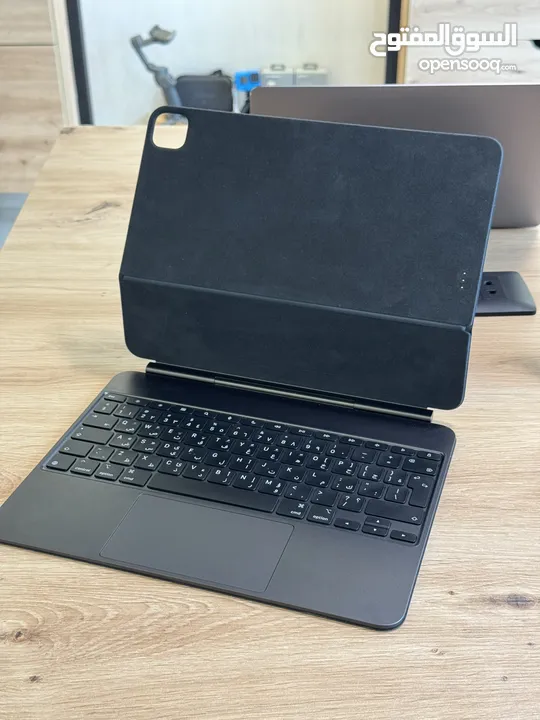 MagicKeyboard M4 13-inch Arabic Letters