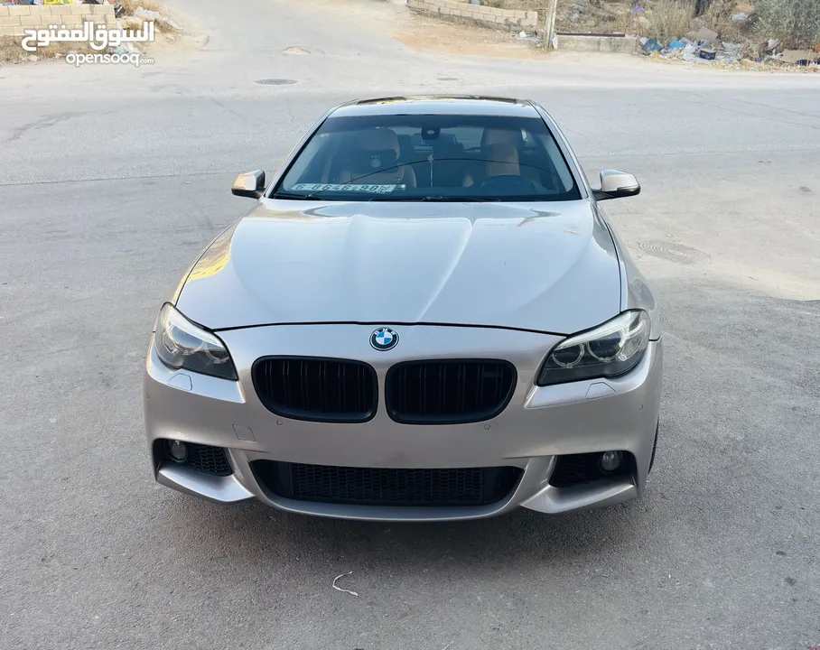 BMW520i f10 سيارة  للبيع  موديل 2014 بسبب التبديل