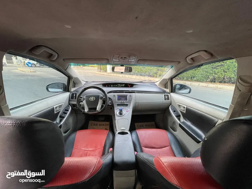 تويوتا بريوس منفوضه بالكامل مع جنط كوشوك وكاله غرفه وكاله جلد بطاريه فحص كهرباء فحص بسعر مغري جدا