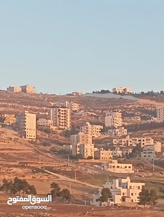 اراضي مميزه جدا حد الجبيهه تحت شارع الاردن المساحات مختلفه خلف مطعم ديوان زمان