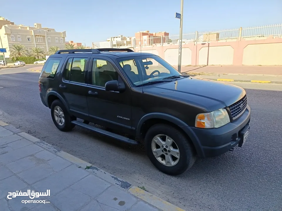 سيارتين للبيع استعمال بيت سوبر 1999بحاله ممتازه ماشي 219 حجم 1500 إكسبلورر 2005 بحاله جيده ماشي 250