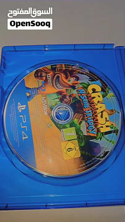 بلايستيشن4 مستعمل بحاله ممتازه جدا معاه يد ولعبة فيفا 19.ولعبة وكراش