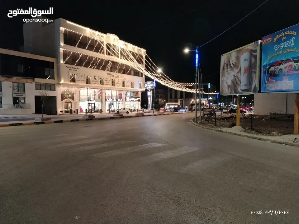 مخزنين عدد 2 للايجار بقرب من مجمع عمان وشارع اربد الحصن ودوار اليوسفي وقهوة هيبرد حلويات ميدان شامي