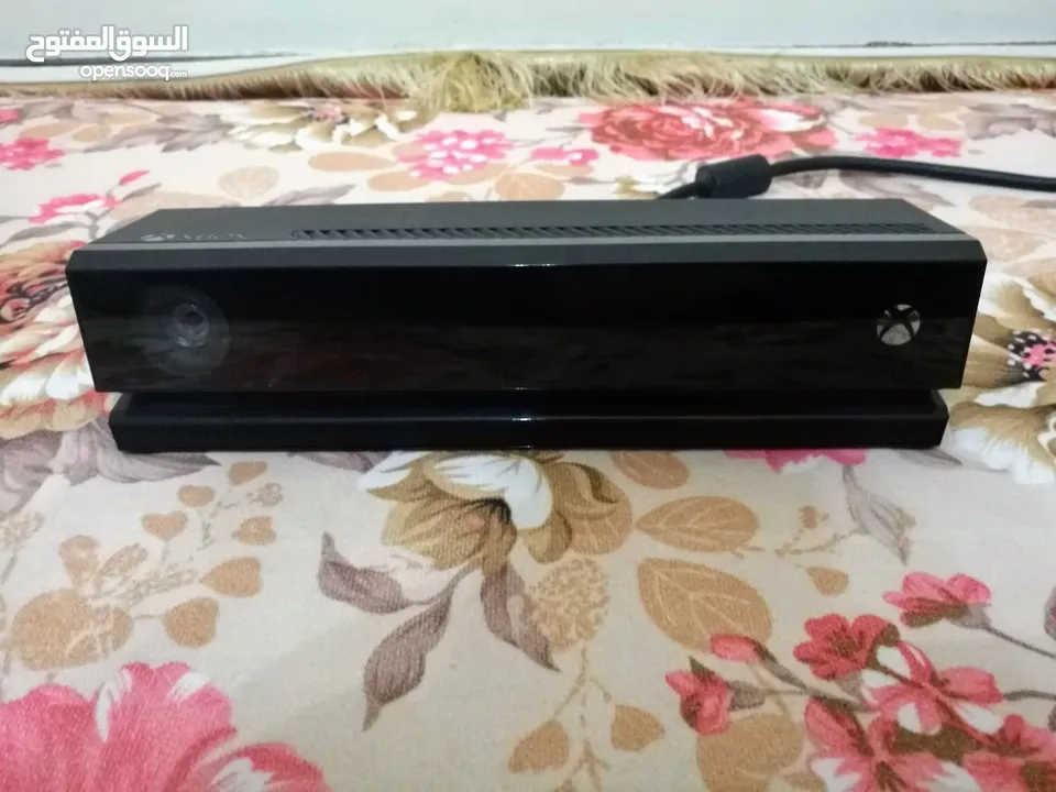 Xbox One + Kinect Camera with Games - Great Condition