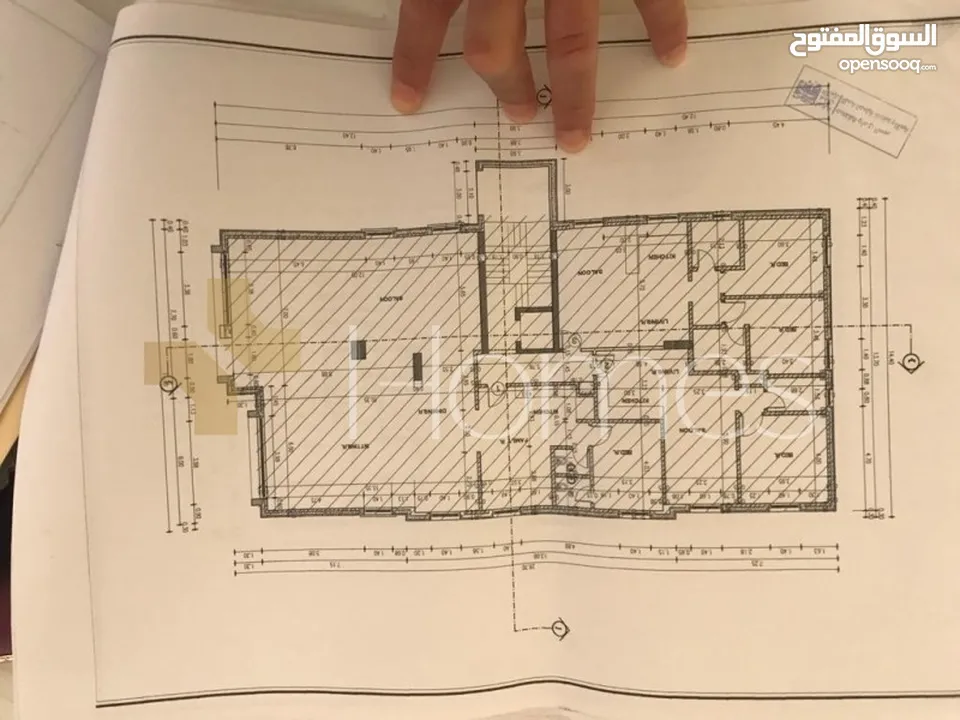 عمارة سكنية  في ام اذينة بمساحة بناء 2250م