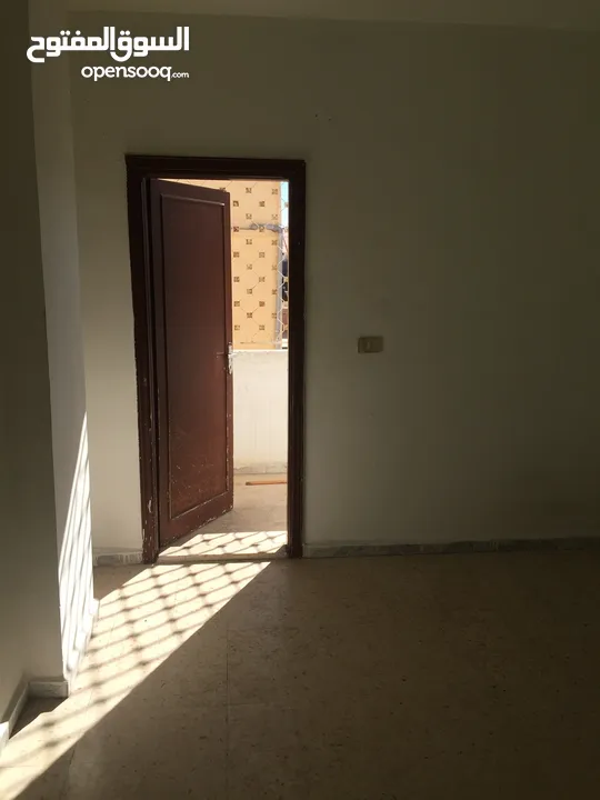 شقه غير مفروشه للايجار