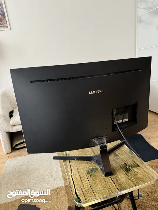 Samsung IPS Gaming Monitor 32 inch, Ultrawide Curved