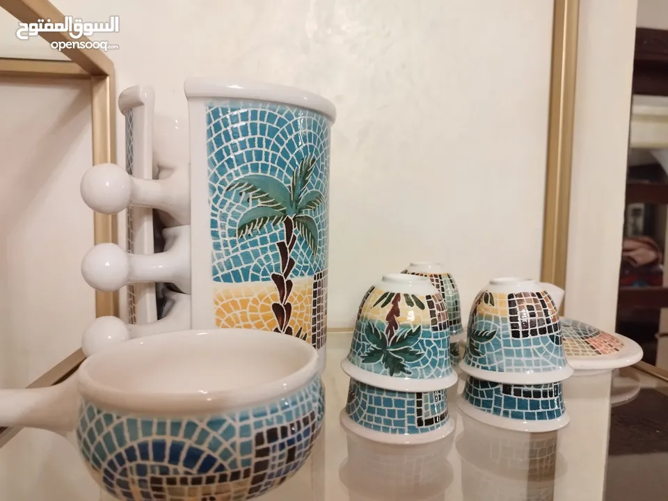 خزف يدوي للبيع ب سعر حرق  و شغل يدوي  باللون الخمري ب 6 دنانير