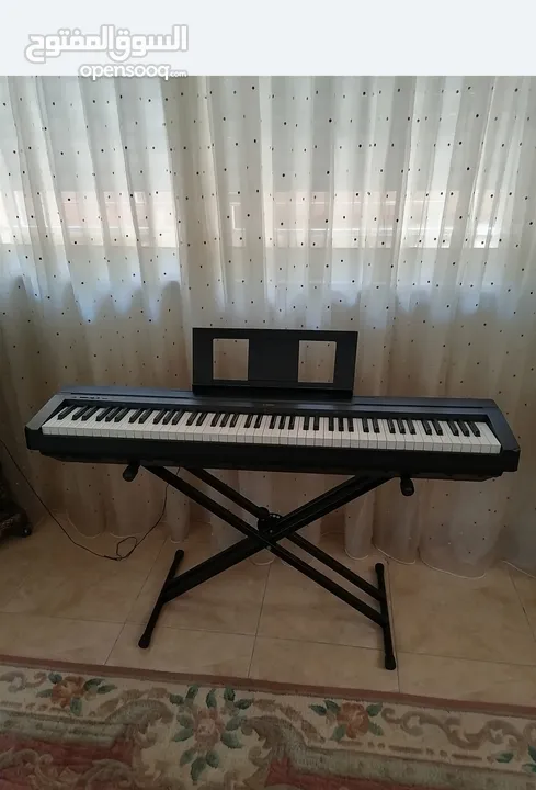 Yamaha electric piano P-45