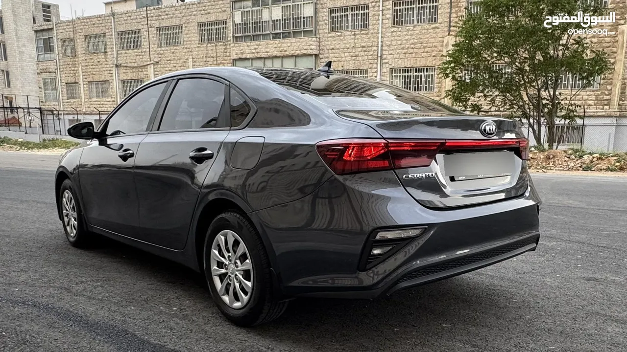 Kia cerato  Model :2019 94000 KM 1600CC Gearbox : automatic  Colour: Gary Inside :Black