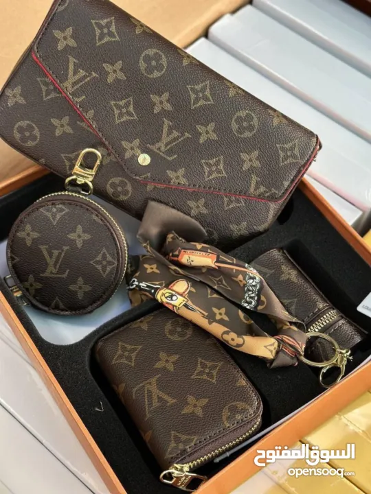بكج ماركات عالمية بسعر ولا بالأحلام! الآن بإمكانك تمتلك بكج فاخر من CHANEL أو Louis Vuitton