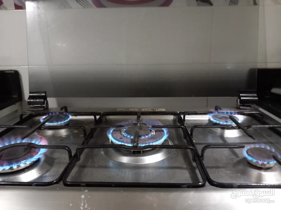 ......Glem gas oven for sale.. it has a slight leak