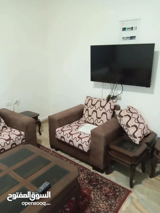 رووف صغير مفروش للايجار