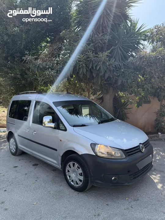 فقط 55 الف كادي 2011 جير عادي 6+1 ترخيص تامين سنة يد اولى اغلبها دهان شركة سيارة استخدام عائلي