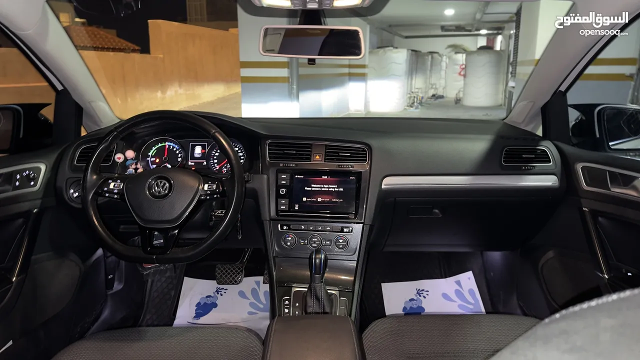 E GOLF 2019 50k km  اي جولف 2019 ممشى 50 الف كيلو فقط  السياره بحاله ممتازه و لا تحتاج شيئ