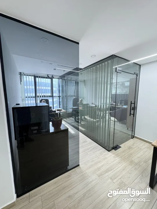 مكتب مميز للايجار  فيه مكيفات تصميم مودرن يصلح مكتب محاماة عيادة دكتور مكتب تصميم مكتب دعاية .. الخ