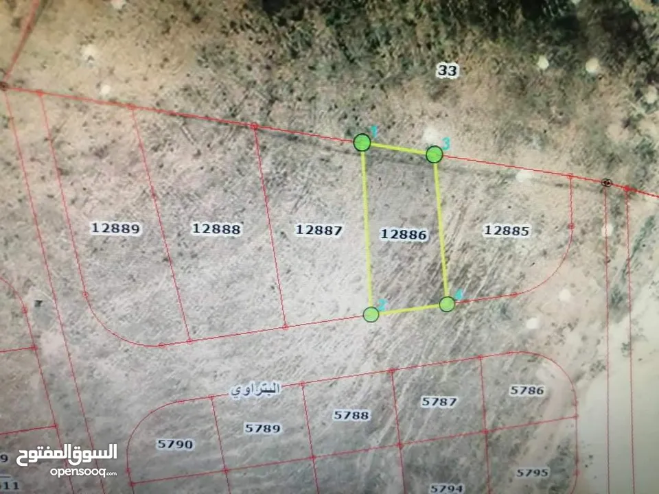للبيع ارض الزرقاء الجديدة البتراوي الجنوبي  بجانب معامل الطوب   باعلى نقطة بالمن