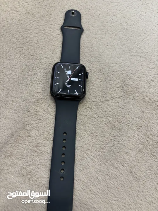 ساعة ابل SE2 44 mm Apple Watch se2 44 mm Black battery 100%