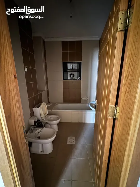 Modern 3-Bedroom Apartment  150 sqm  Master Suite, 3 Baths  Prime Location Near Amenities