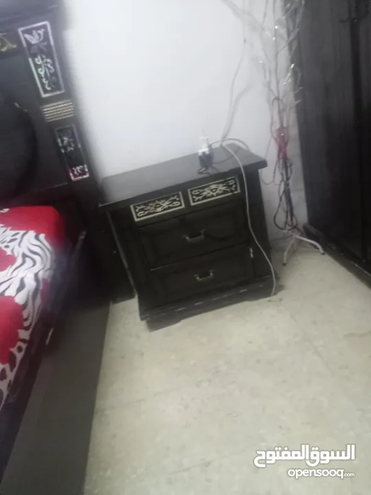 غرفه نوم بحاله جيده