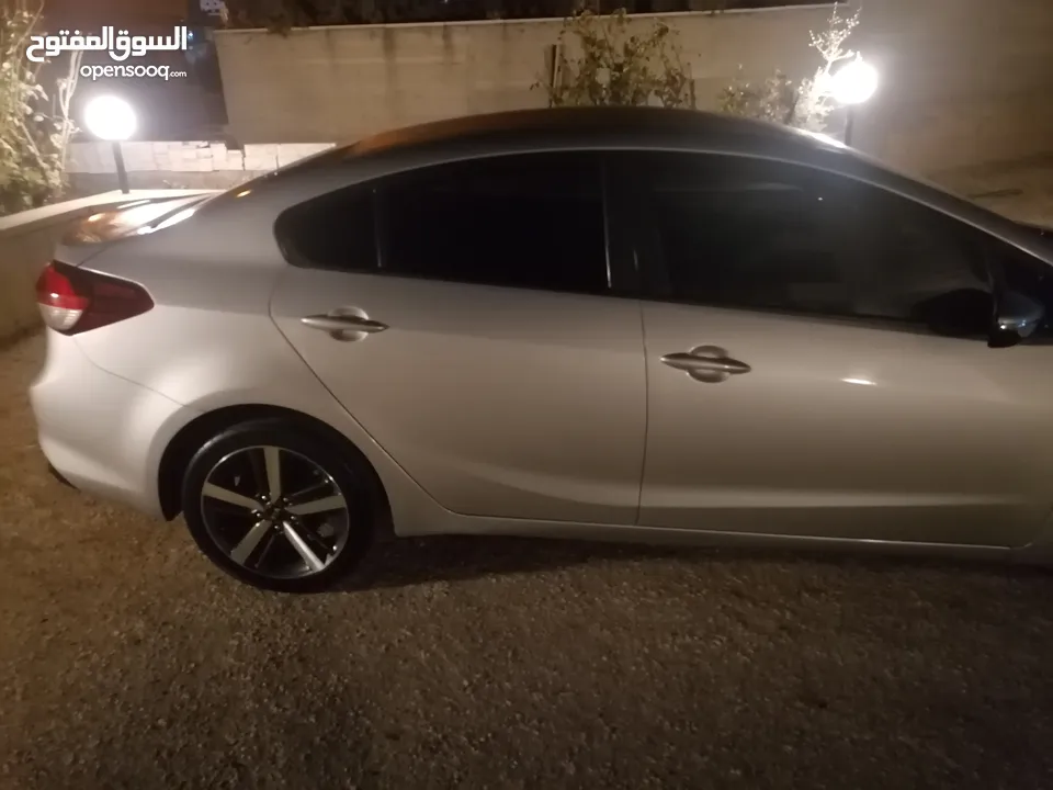 كيا K3 / موديل 2017 /فحص نخب / عداد قليل / ماتور 1600 تيربو / ديزل / اقتصاديه