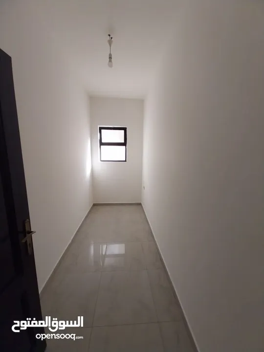 شقة غير مفروشة للإيجار ( Property 39614 ) سنوي فقط