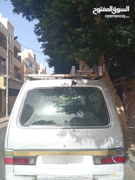 باص بيستا 1994