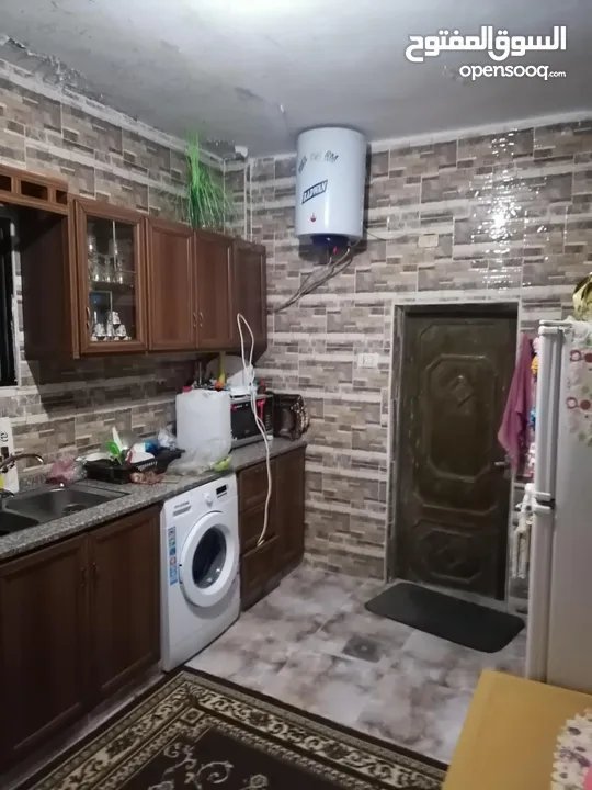 بيتين للبيع وبسعر مغري جدا جداامساحة الارظ دونم مساحة كل بيت تقريبا 150+ديوان خارجي +بستان +بير مياه