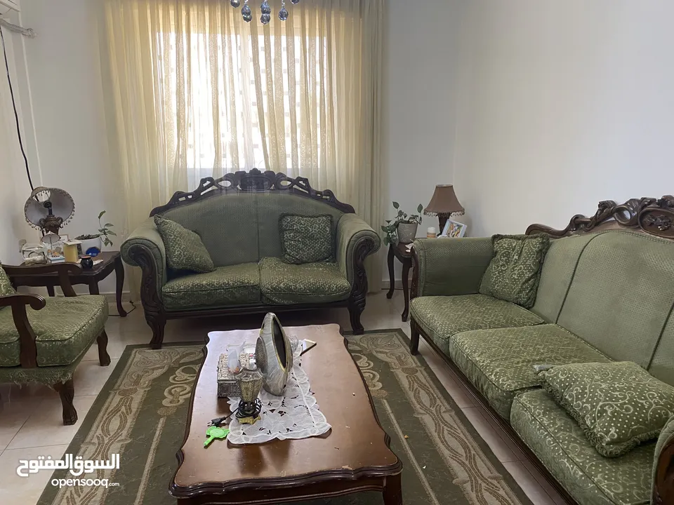طقم كنب للبيع بحالة جيدة جدا