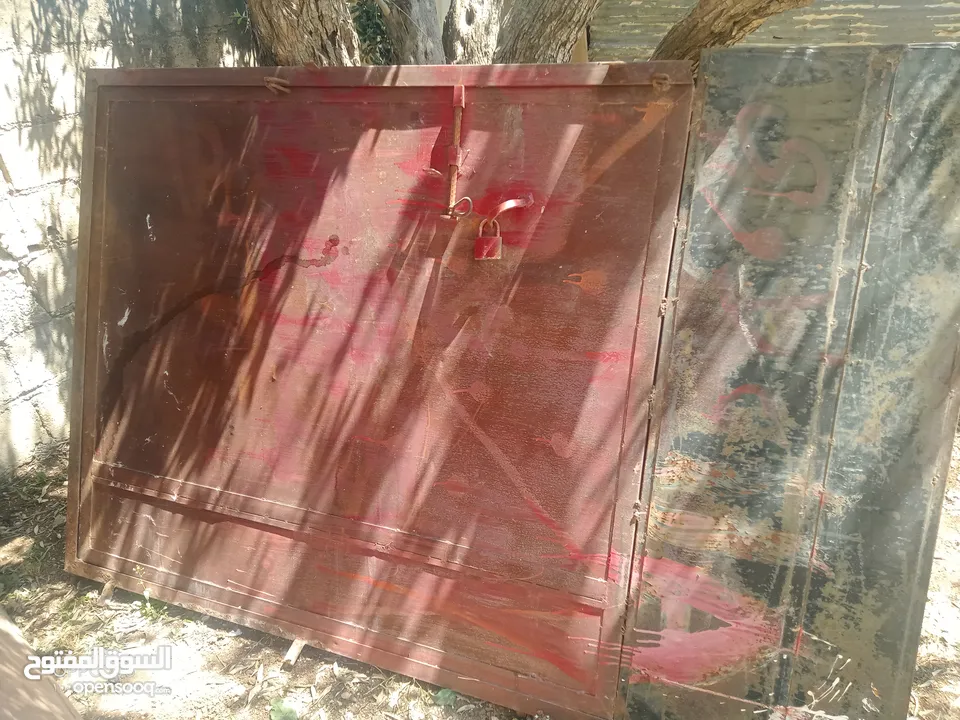 بوابات حديد وشبابيك وشبكات ومناخل للبيع