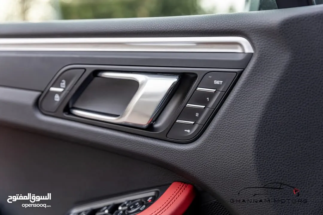 Porsche Mecan 2.0L Turbo وارد وكالة نقل