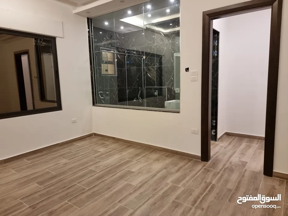بالاقساط بتشطيب فندقي 220 متر باطلاله مميزة في ديرغبار النوابلسة مطلة على عبدون و طريق المطار