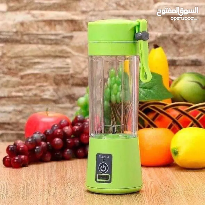 لكل حدا صحي وبحب يشرب الاشياء الصحيه .. خلاط الفواكه الصغير  يلي بتقدروا توخدوا معكم لأي مكان